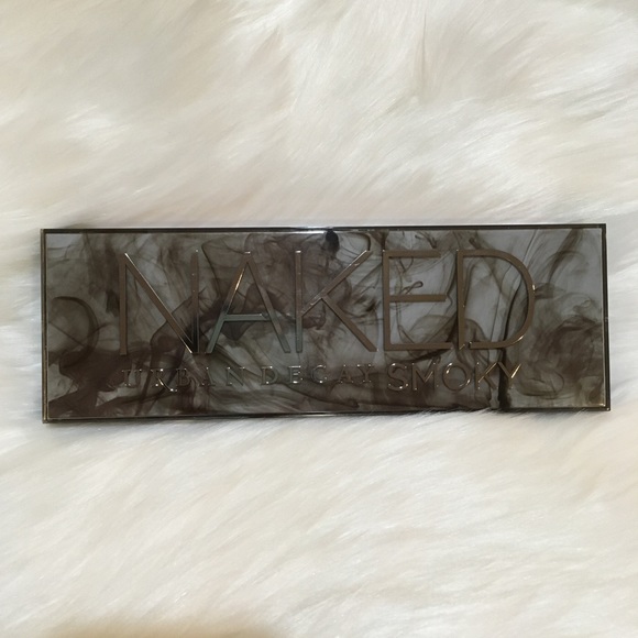 Urban Decay Naked Smoky Eyeshadow Palette - Picture 2 of 7